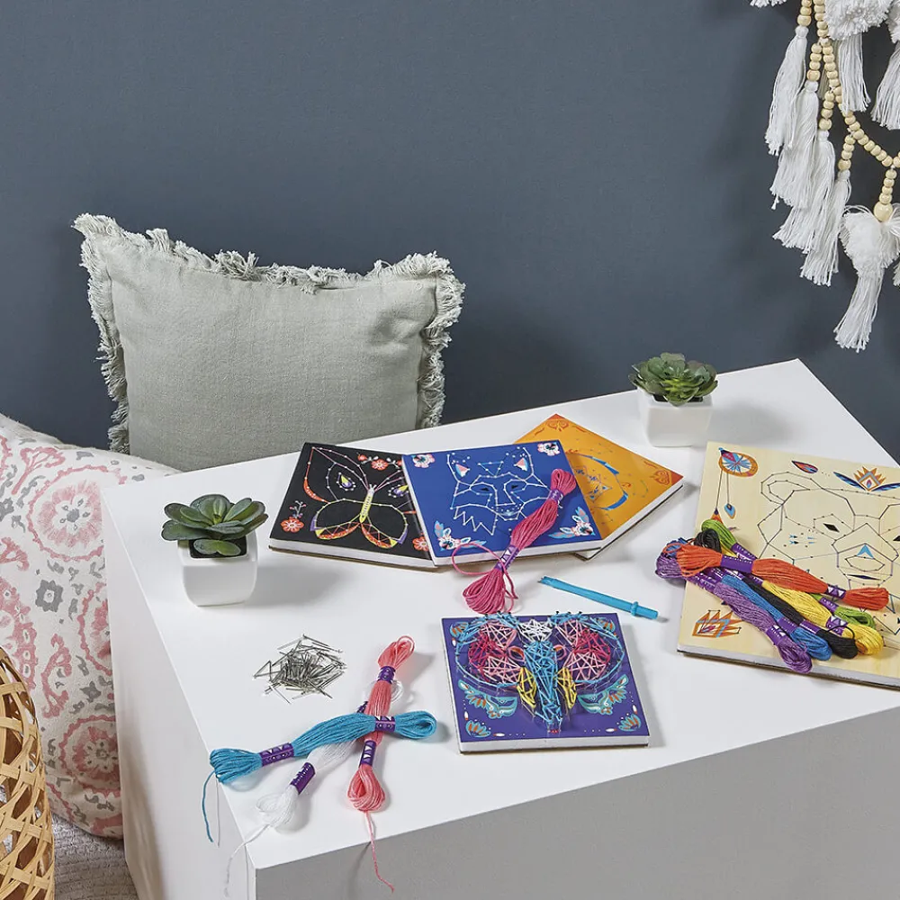 Janod Crochet, Tricot & Laçage|Collection "Les Ateliers Déco"*Kit Créatif - Fils Tendus Animaux